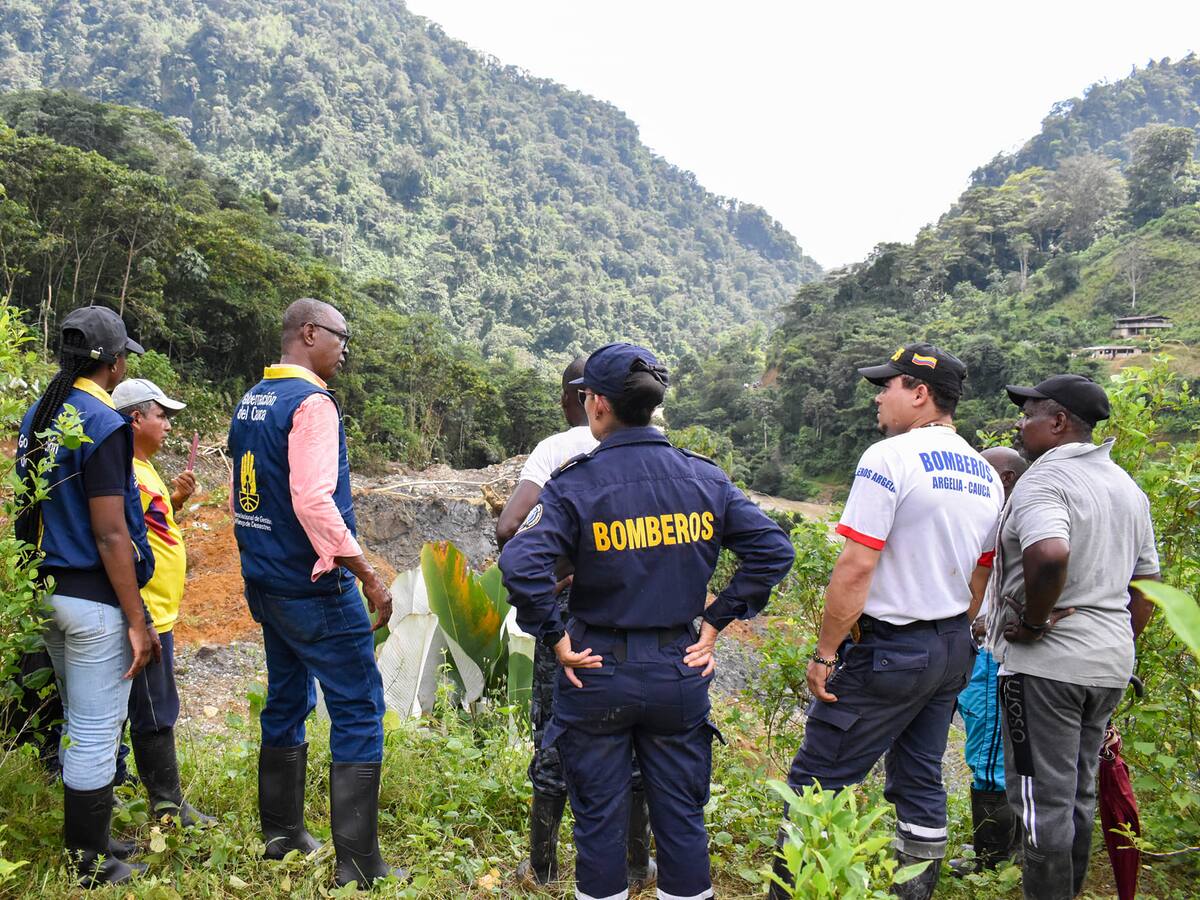 Continúa la búsqueda de tres menores desaparecidos tras avalancha en el Cauca