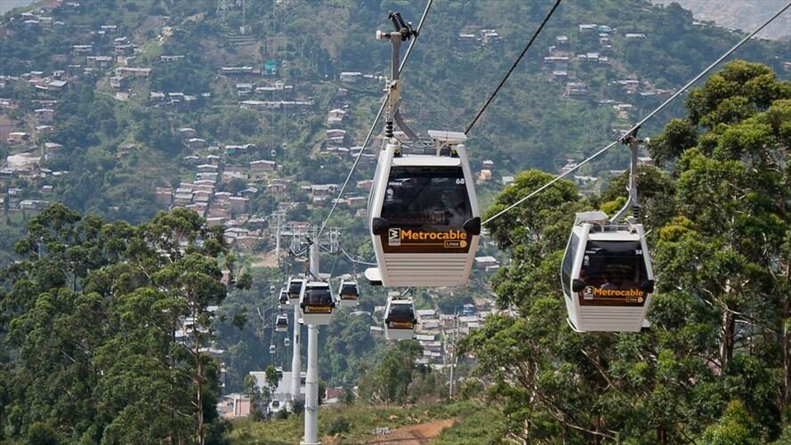 La línea P del Metrocable tiene cuatro estaciones por las que circularán las 130 cabinas. Foto: Colprensa / BUREAU DE MEDELLÍN