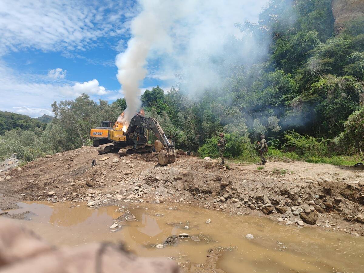 Destruyen maquinaria utilizada para minería ilegal que pertenecería al ELN en el Cauca
