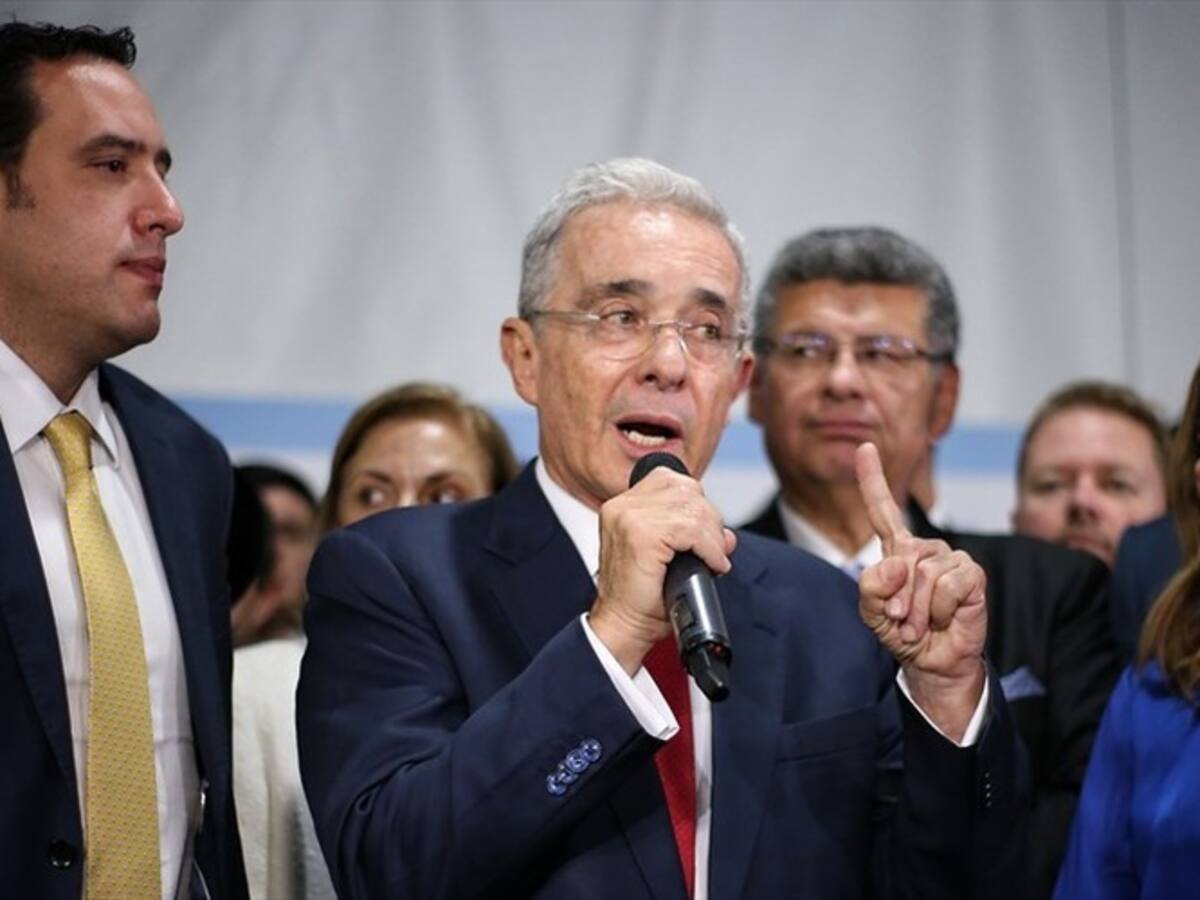 Uribe dice que paro del 21 de noviembre estará infiltrado por extranjeros