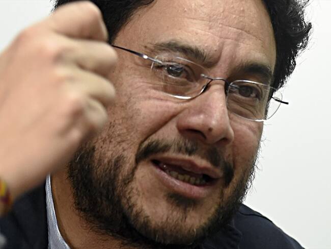 Uribe dice que respeta la Corte, pero ha montado un plan de mentiras: Iván Cepeda