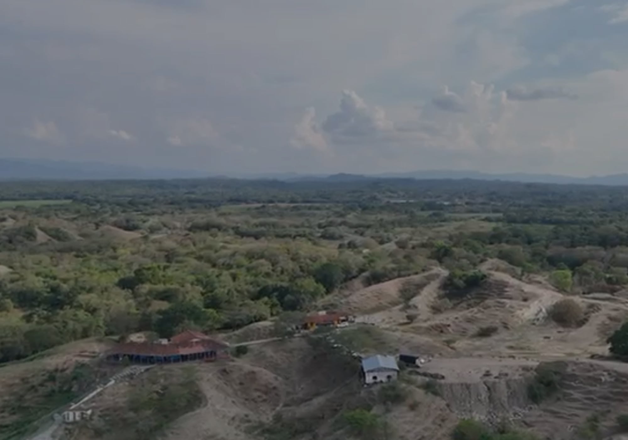 Lujosa hacienda del exnarco Gonzalo Rodríguez Gacha. Foto: Captura de video.