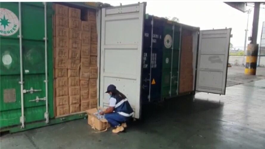 Mercancía navideña de contrabando. Foto: Cortesía de la Dian