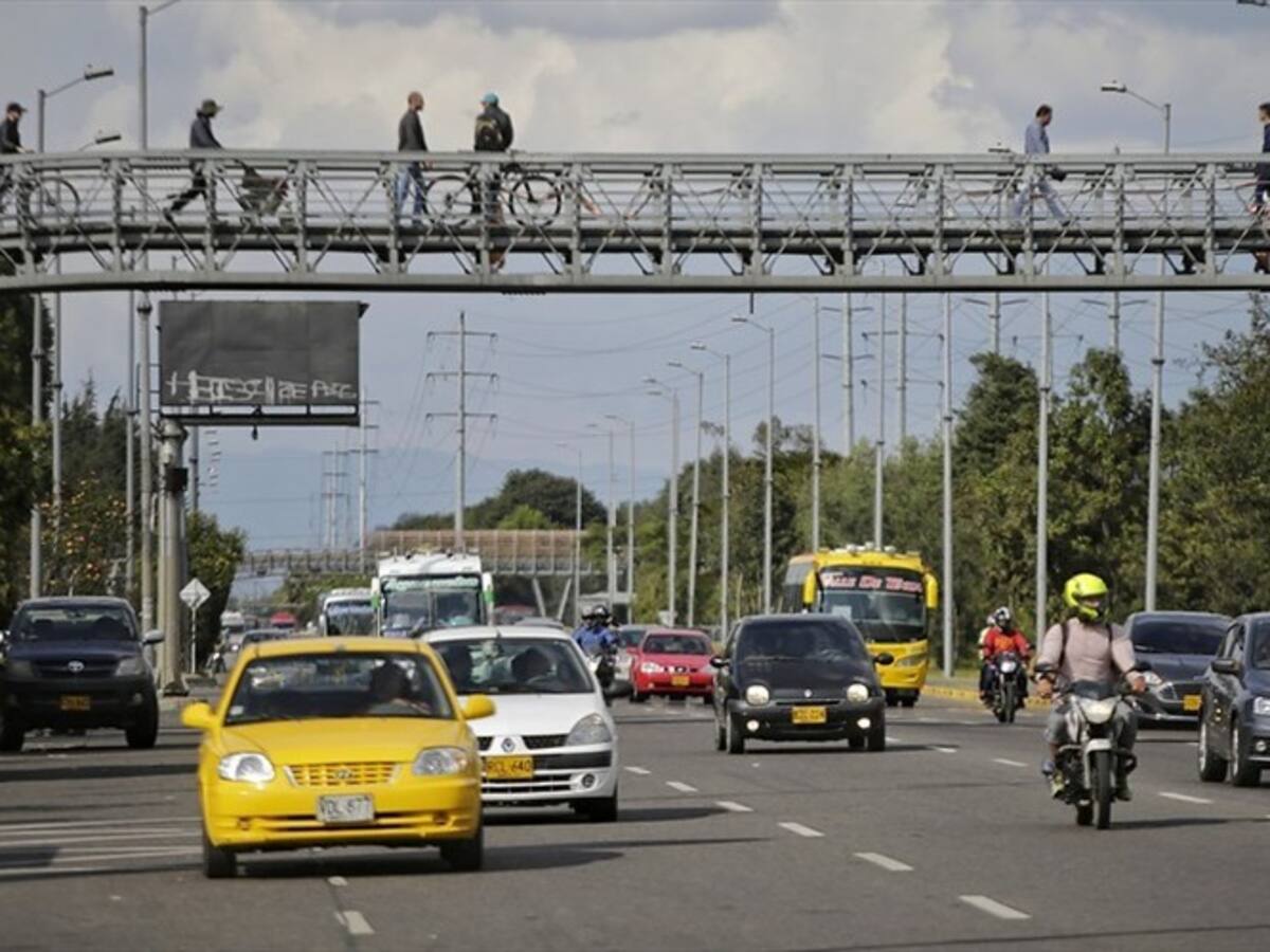 Entró en vigencia ley que reduce emisiones contaminantes de vehículos con ACPM y motos