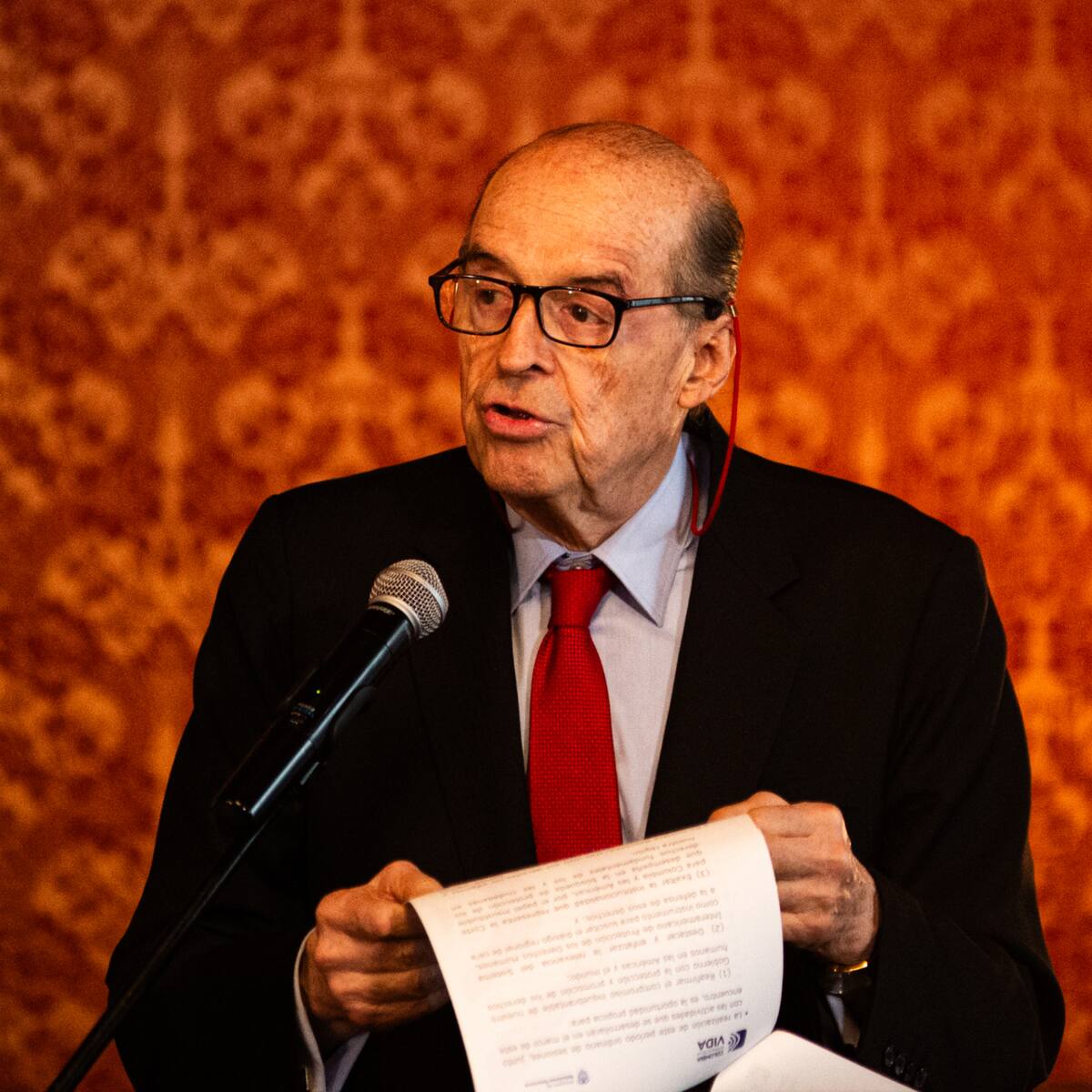 Defensa de Álvaro Leyva pedirá que no se renueve suspensión de la Procuraduría