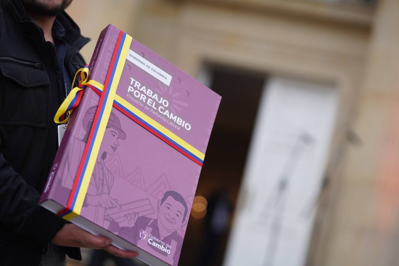 Texto de la reforma laboral en Colombia: ‘Proyecto de Ley: Trabajo por el Cambio’. Foto: Senado.