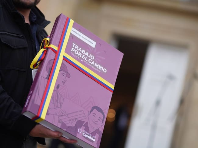 Texto de la reforma laboral en Colombia: ‘Proyecto de Ley: Trabajo por el Cambio’. Foto: Senado.