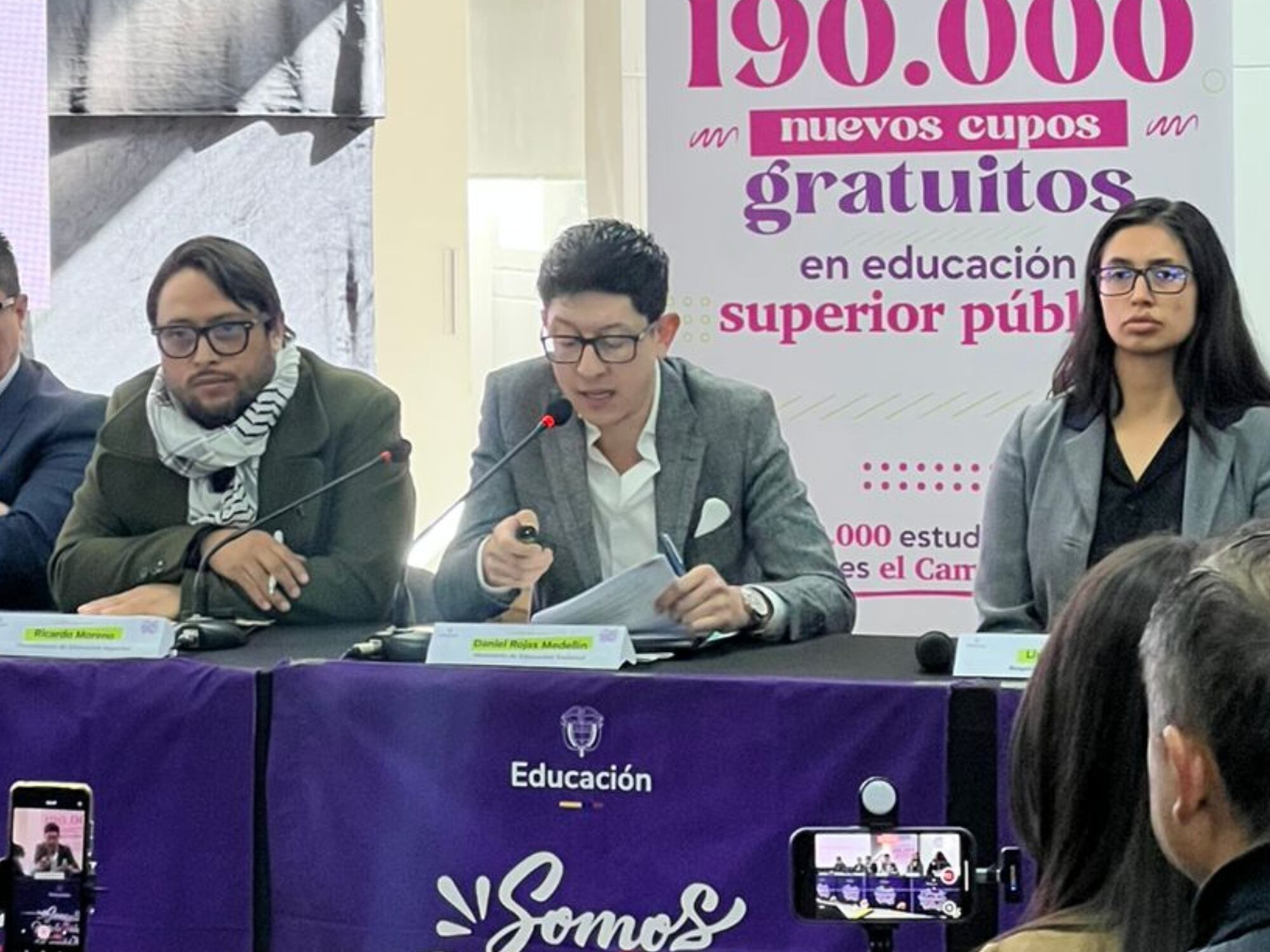 Daniel Rojas, ministro de Educación (centro): Foto: W Radio.