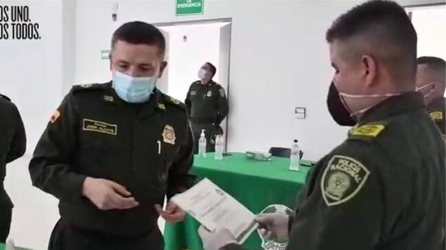 Reconocimiento a policías en medio del COVID-19. Foto: Cortesía