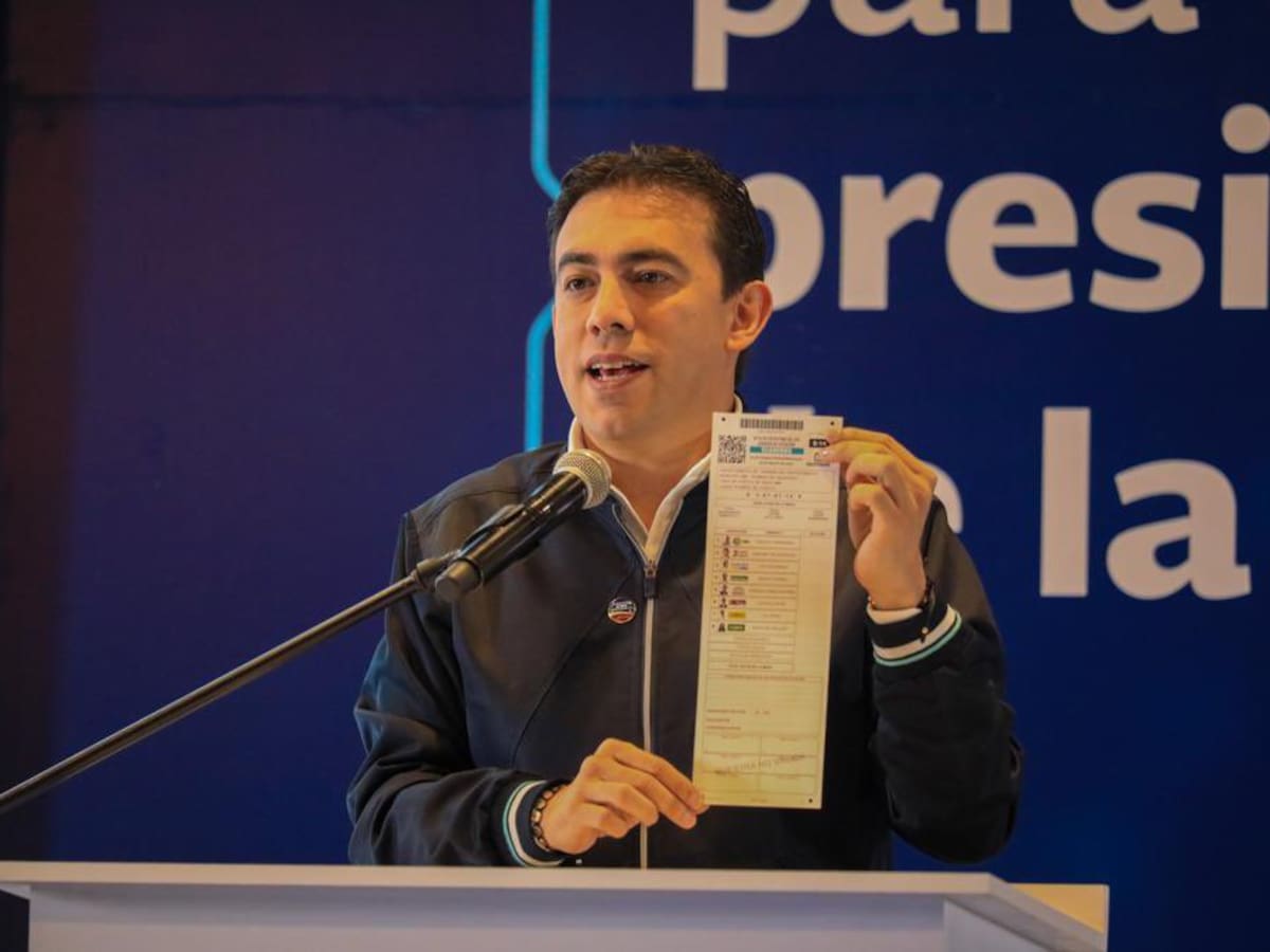 Admiten, para estudio, acción popular que busca suspender al registrador Alexander Vega