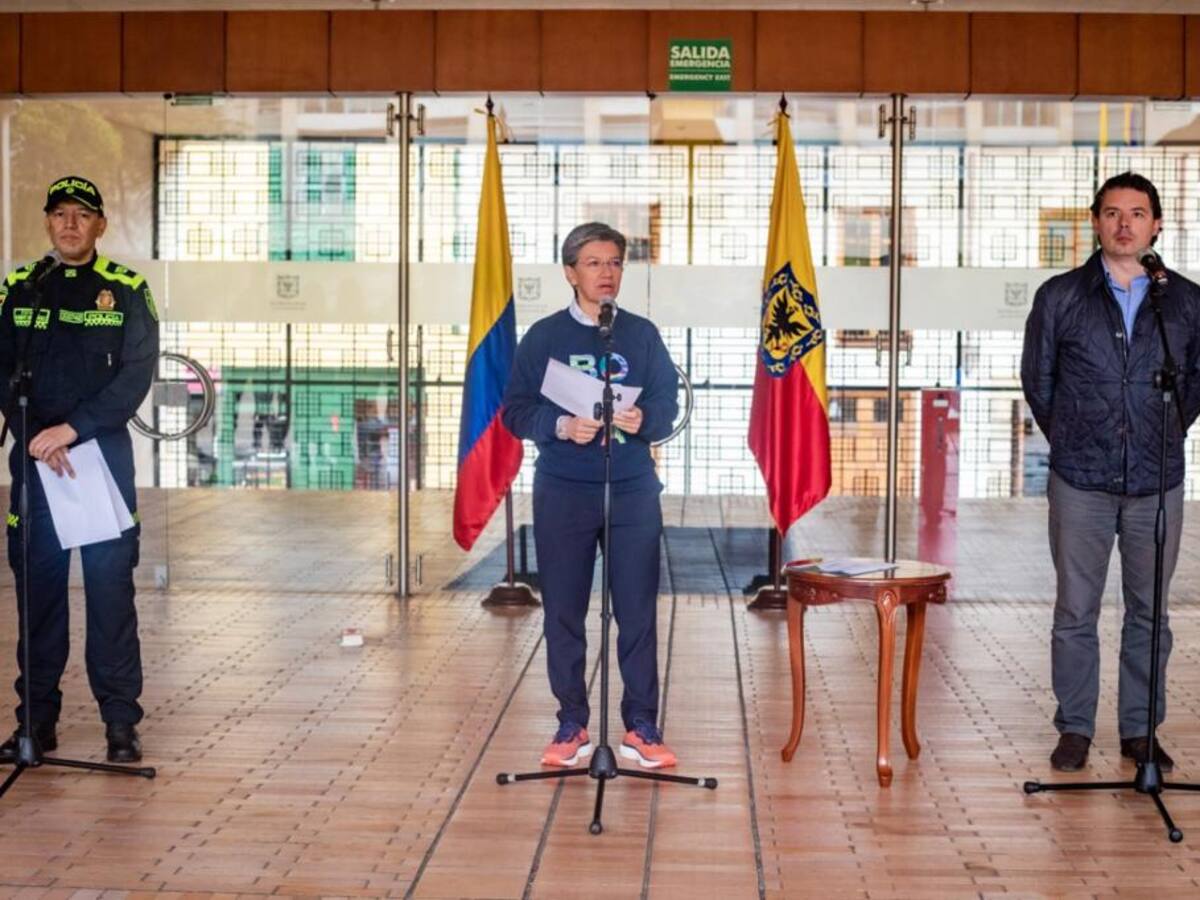 Fueron identificadas las personas encontradas muertas en una camioneta en Bogotá
