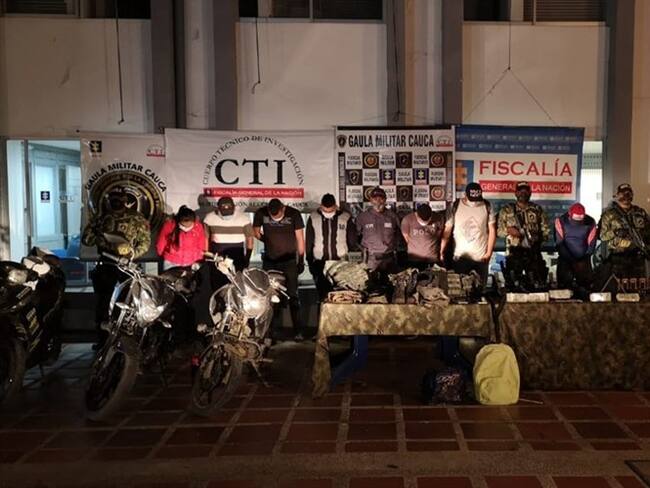 En las diligencias fueron capturados seis hombres y una mujer. Foto: Cortesía