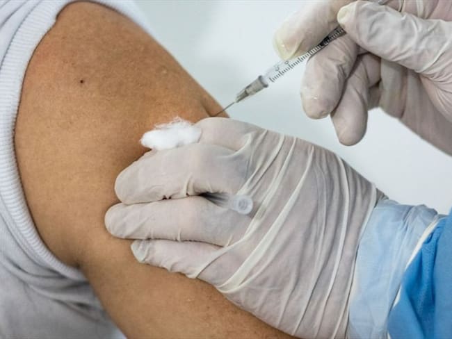 Minsalud asegura que el 37% de los colombianos tiene esquema completo de vacunación. Foto: Getty Images
