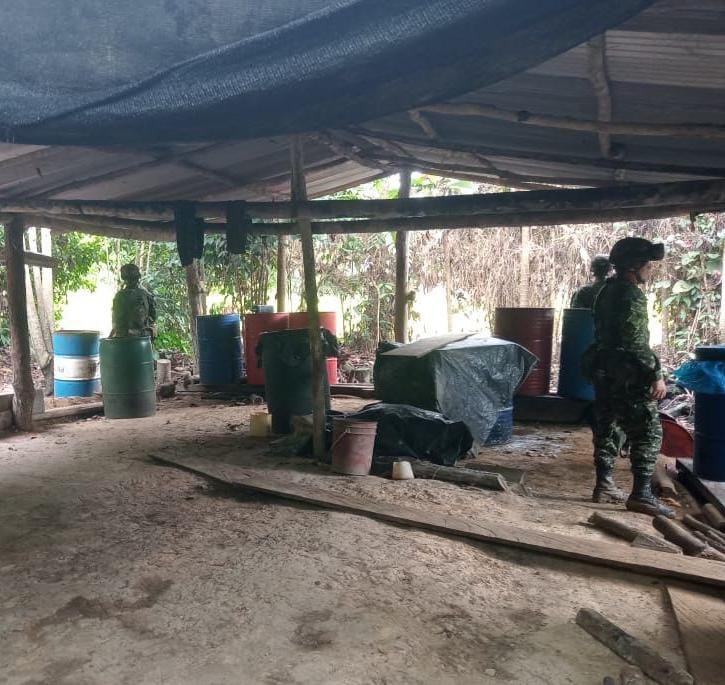 Ejército destruye dos nuevos laboratorios de coca en San José de Uré, sur de Córdoba. Foto: Ejército.