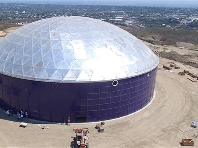 Este es el Megatanque de agua ubicado en la zona suroccidental del distrito de Barranquilla. Hace varios años fue instalado, y aún no entra en funcionamiento. Foto: Alcaldía de Barranquilla.