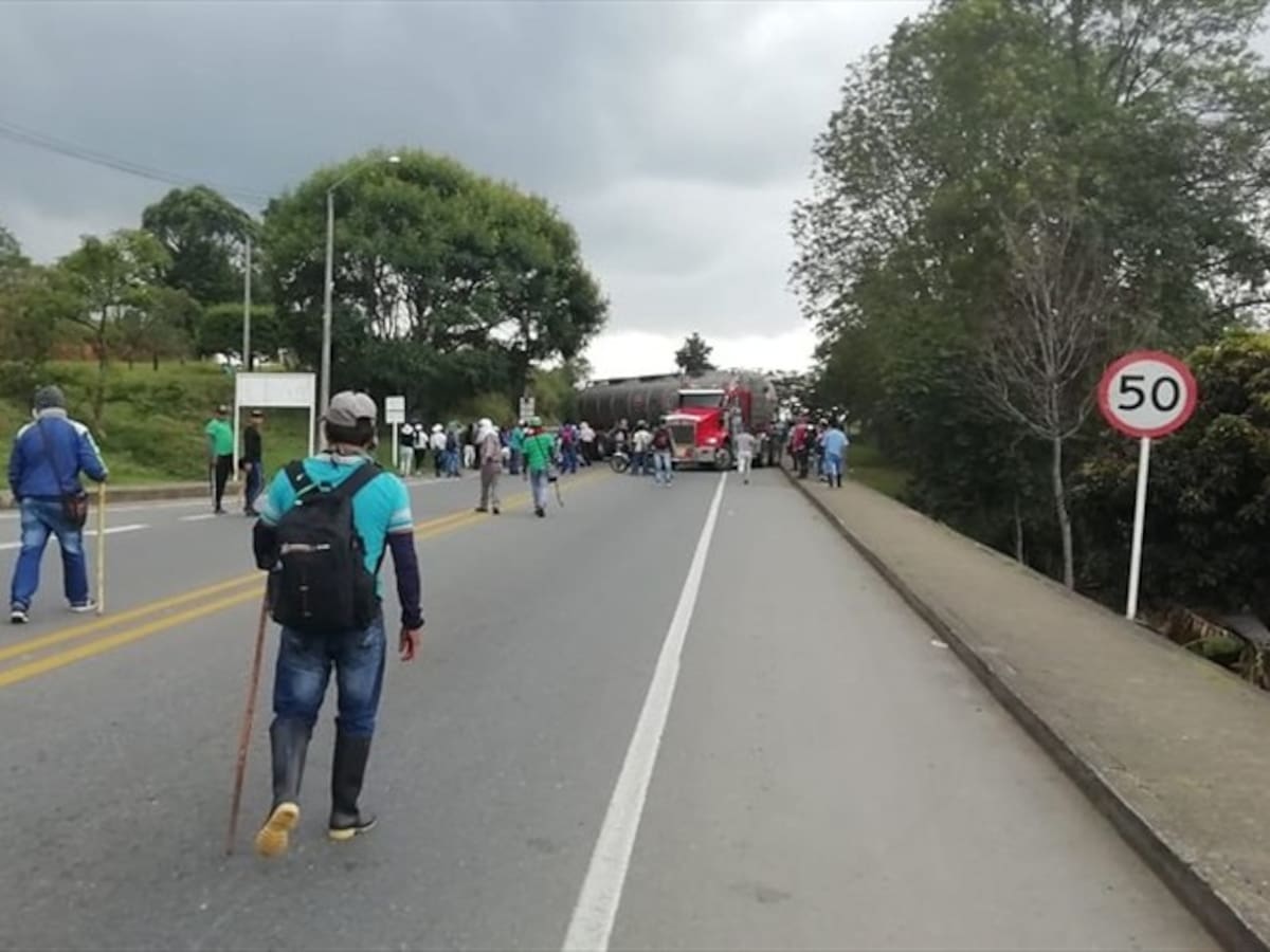 Partidos políticos no pueden avalar bloqueos a las vías: Comisionado de Paz