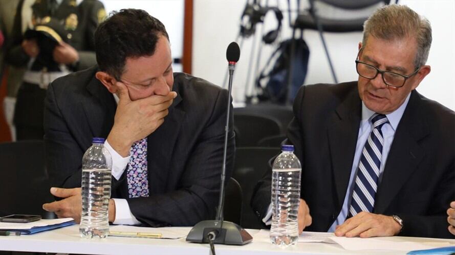 General Montoya suscribe acta ante la JEP. Foto: