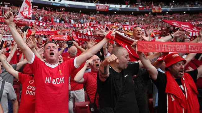 Así cantaron You'll never walk alone los hinchas del Liverpool en el Wanda Metropolitano. Foto: Getty Images