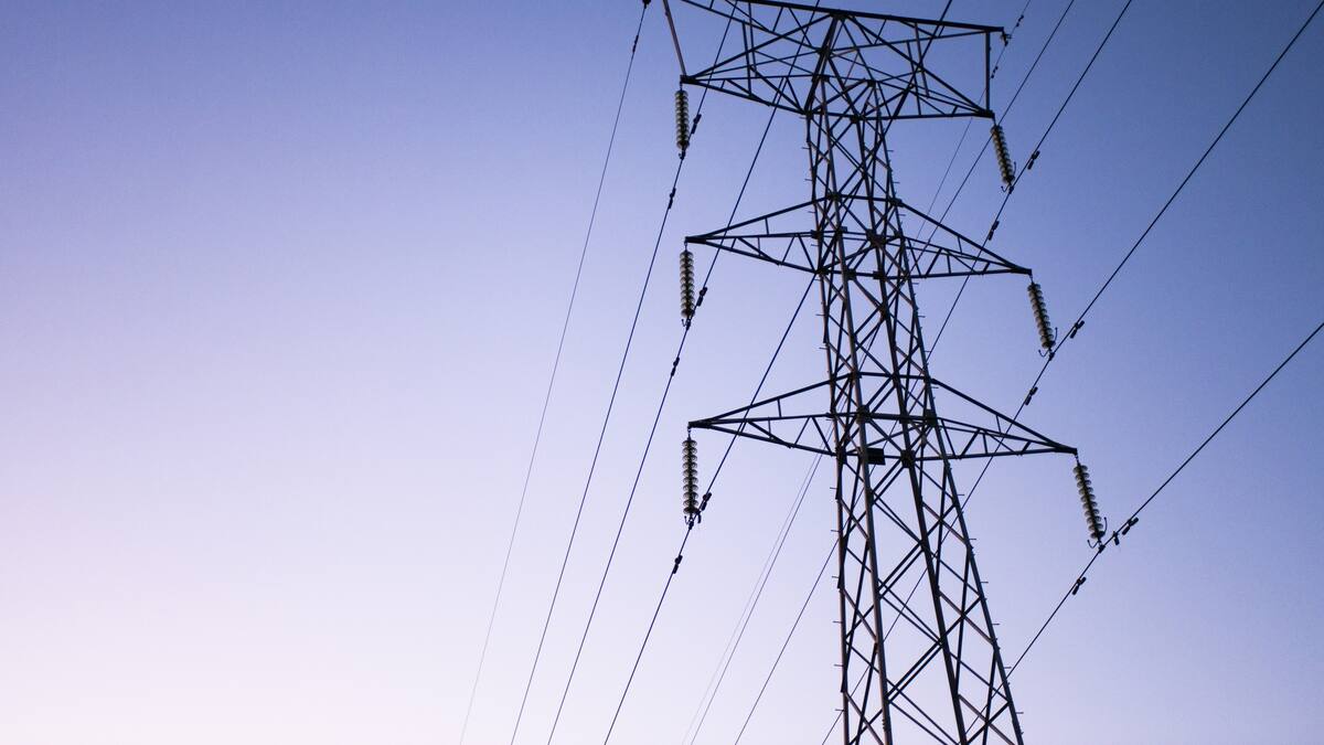 Se espera respuesta de la Creg para intervenir tres generadoras de energía en Colombia