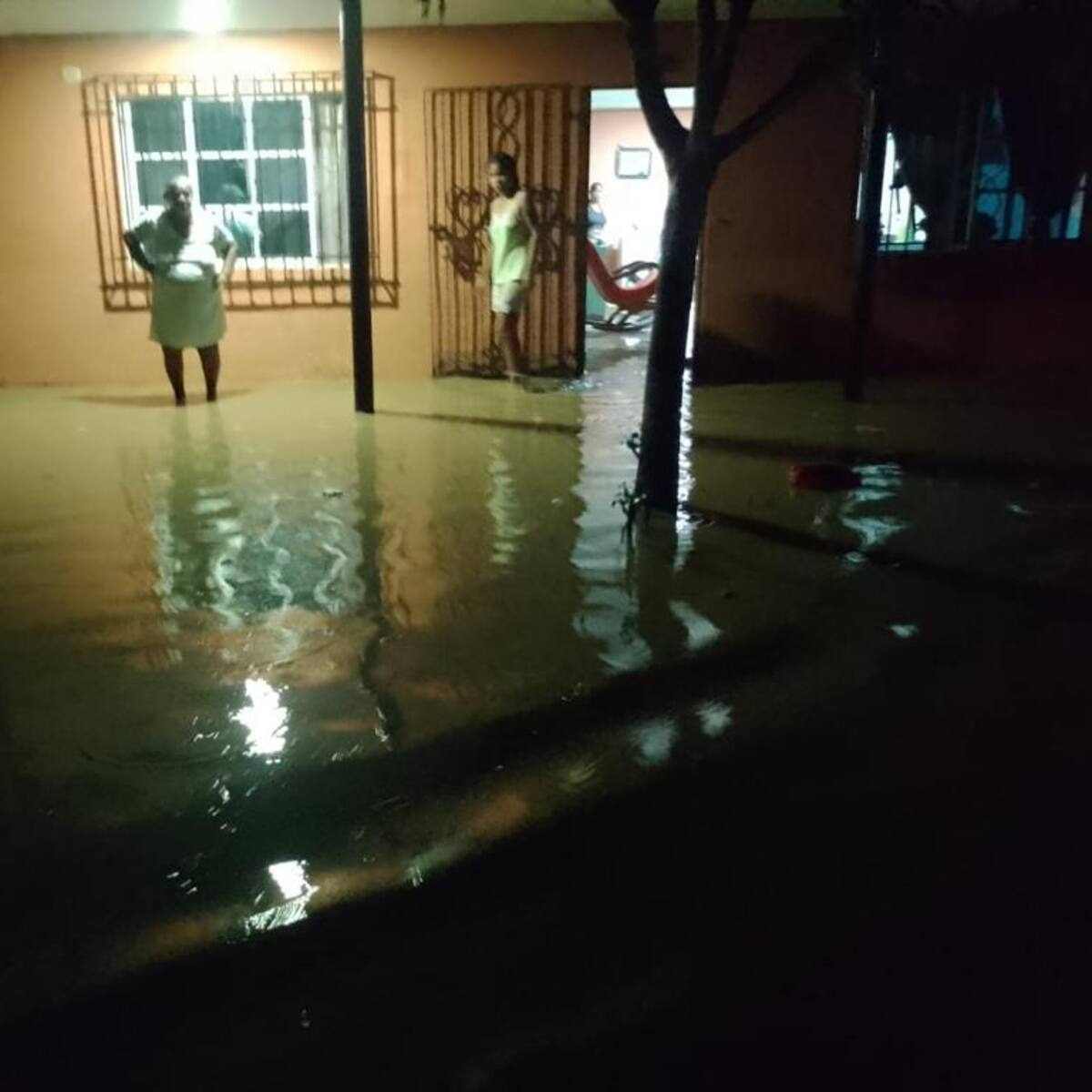 “Sí estamos ayudando a la comunidad”: alcalde de San Cristóbal sobre inundaciones