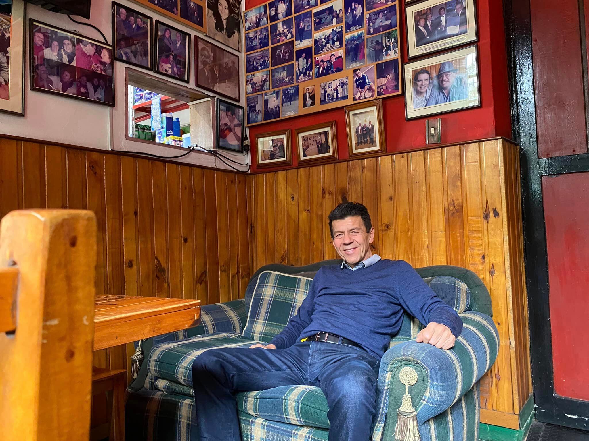 Fernando Calderón España, locutor colombiano, denunció que suplantaron su identidad