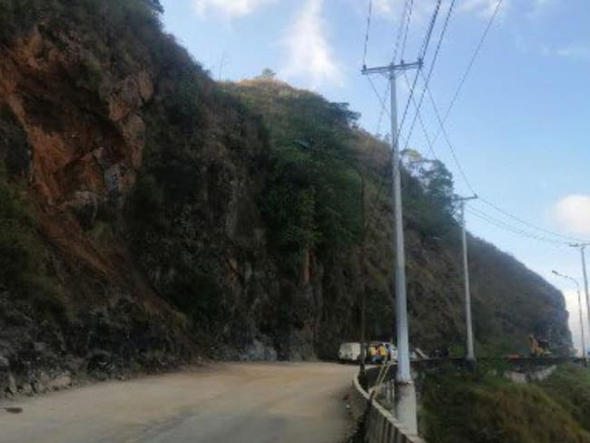 Vía Cali- Loboguerrero. Foto: Invías.