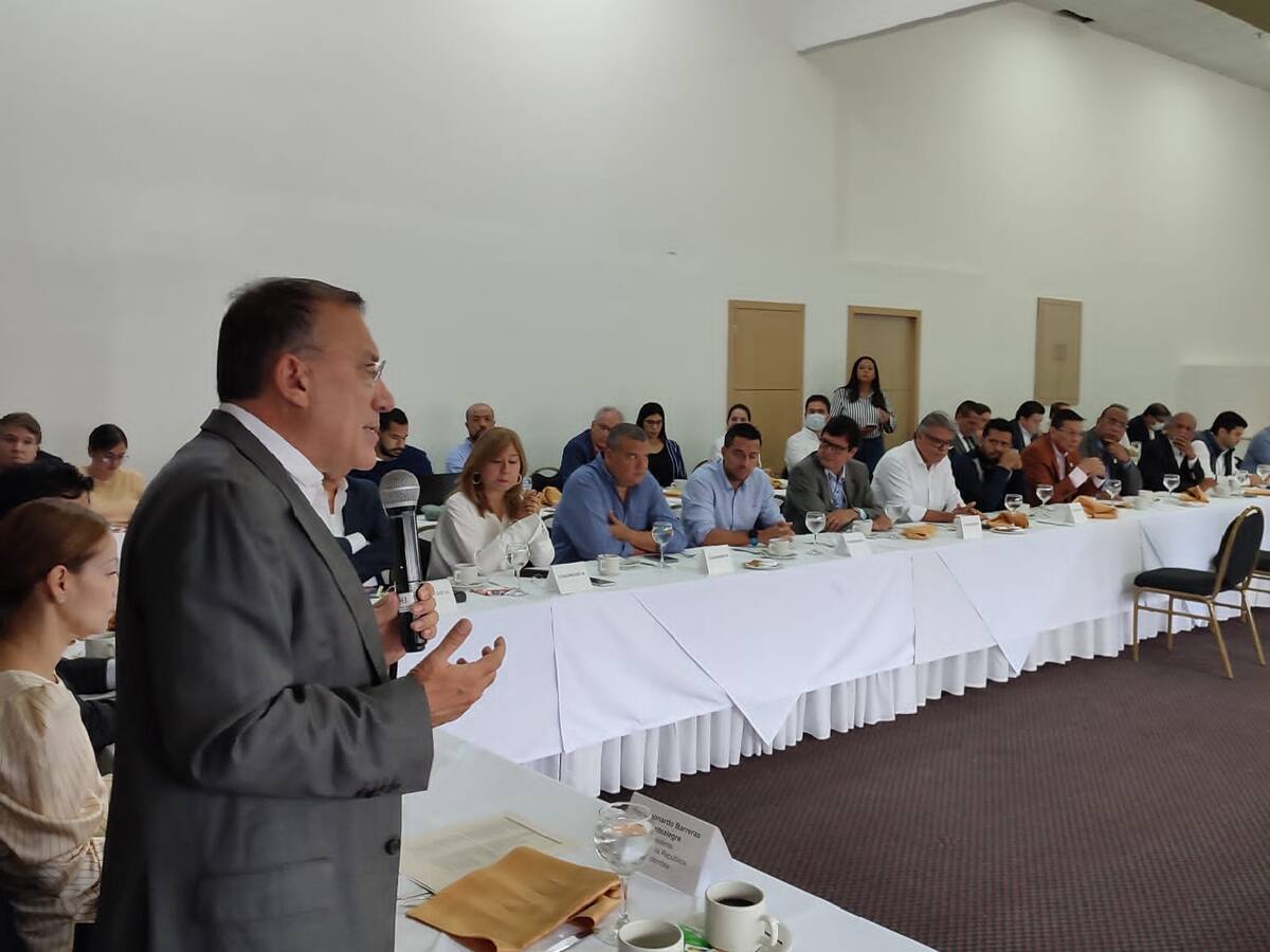 Diálogos por invasión de tierras en el Cauca le corresponde a Duque: Roy Barreras