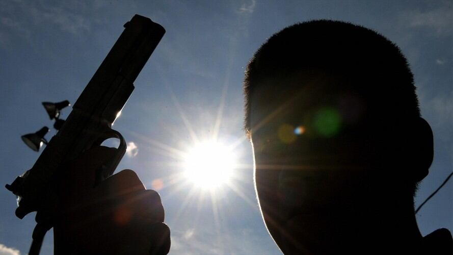 En el ataque armado también resultó herido otro menor y una mujer.. Foto: Getty Images