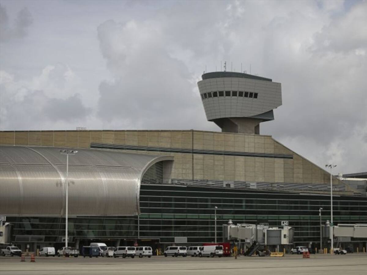 Mujer dio a luz en el aeropuerto de Miami