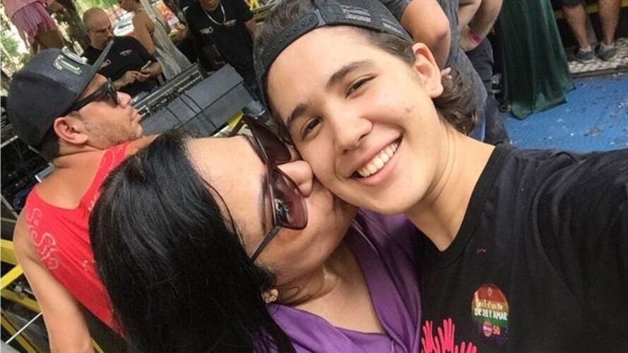 Norma Coeli publicó una emotiva entrada en Facebook sobre cómo enfrentó sus propios prejuicios para aceptar a José Bernardo. Foto: BBC Mundo