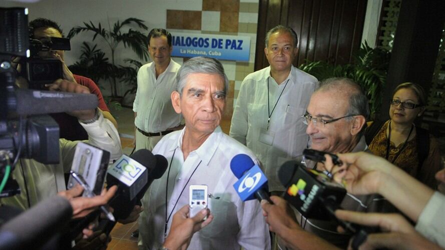 General Mora durante los diálogos de paz. Foto: Colprensa