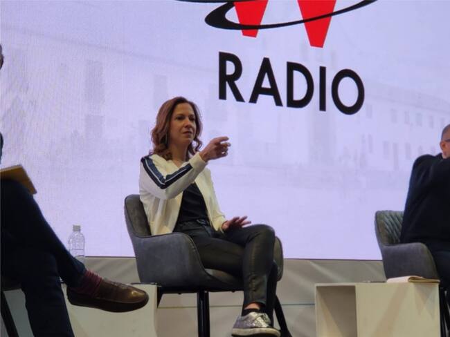 María Claudia Lacouture, directora ejecutiva de AmCham, en medio de un debate en el Festival de las Ideas