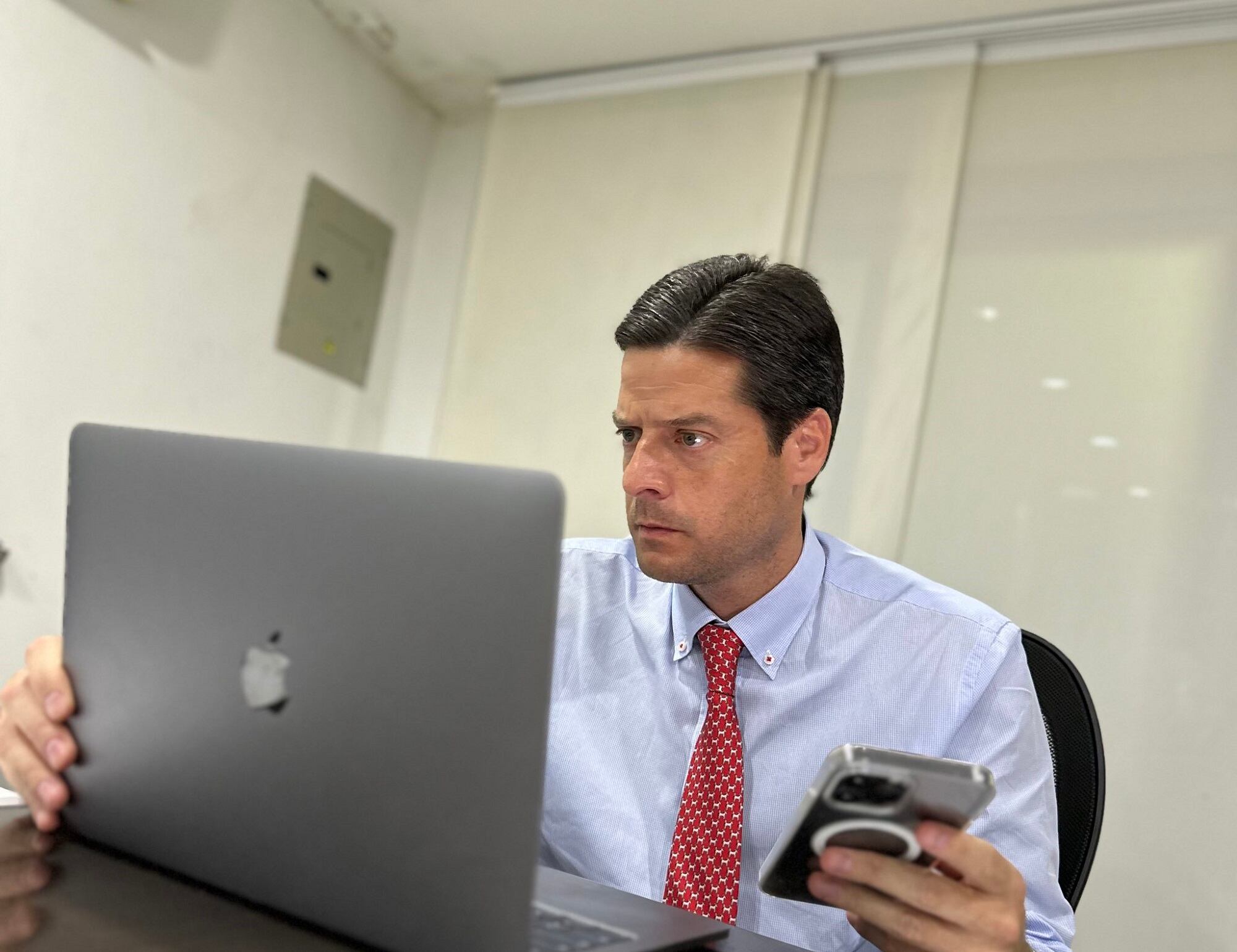 Senador liberal Mauricio Gómez. Foto: Twitter oficial Mauricio Gómez.