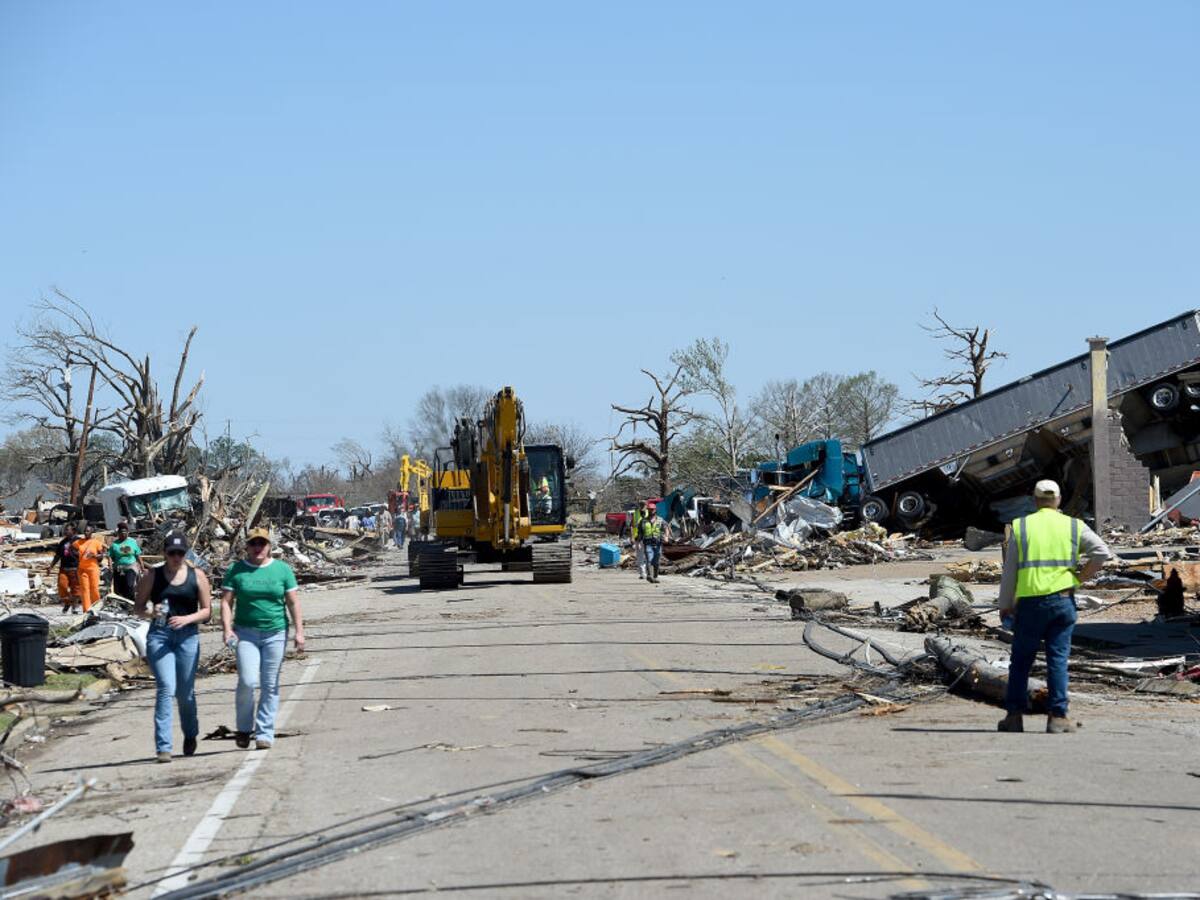 Al menos 26 muertos en el sur de Estados Unidos tras devastador tornado