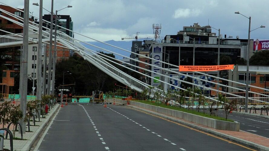 La caída del puente del Cantón Norte se produjo en Bogotá el 1° de febrero de 2015. Foto: Colprensa /  JOSÉ HERCHEL RUIZ
