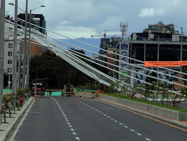La caída del puente del Cantón Norte se produjo en Bogotá el 1° de febrero de 2015. Foto: Colprensa /  JOSÉ HERCHEL RUIZ
