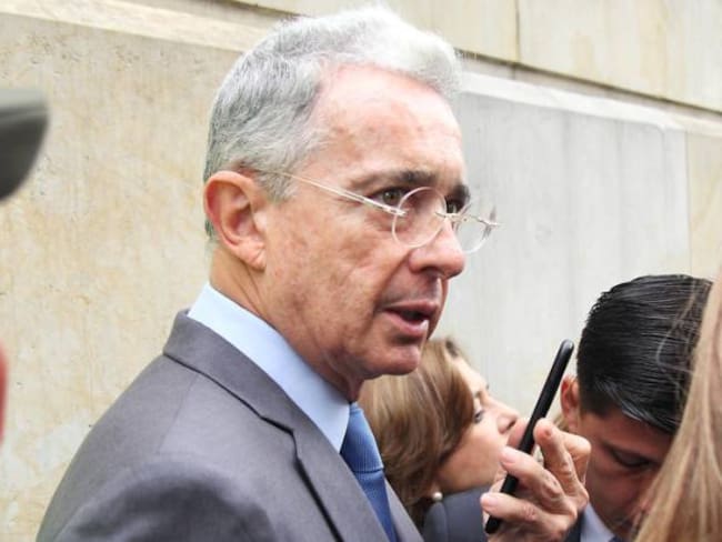 Penalistas dicen que es casi imposible que Fiscalía pida más preclusiones para Uribe