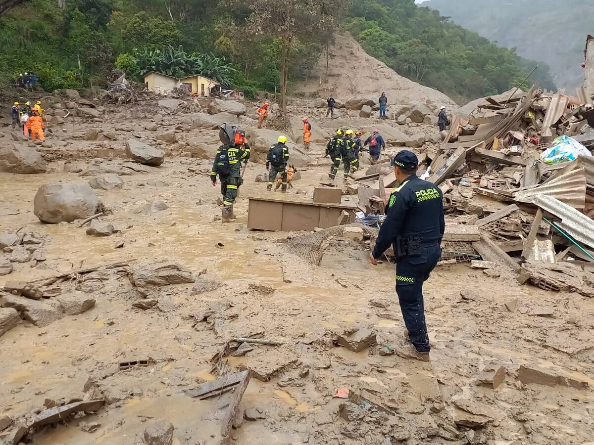 Ascienden a 14 los muertos por la avalancha en Quetame, Cundinamarca