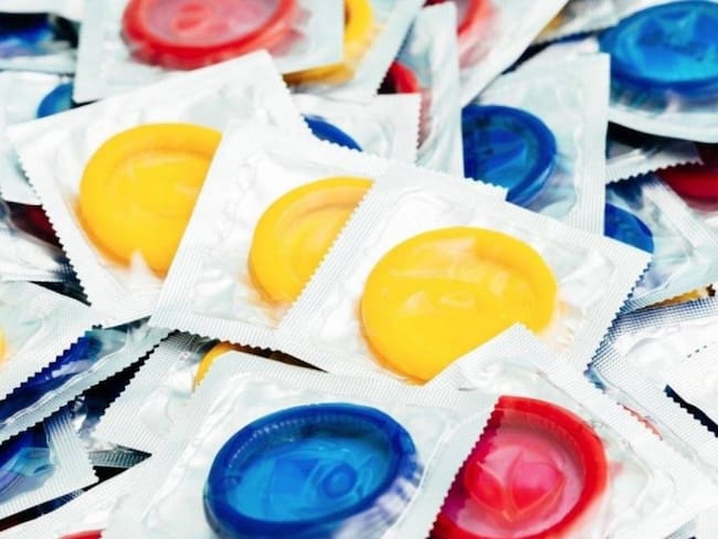 Instalan dispensadores de condones gratuitos en Bogotá para fomentar sexualidad sana