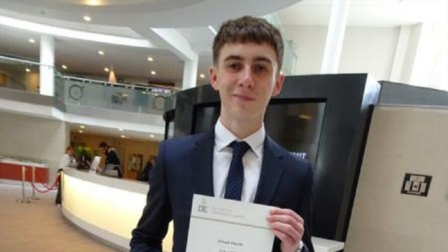 Joseph Flavill se contagió dos veces de COVID-19 mientras estaba en coma.. Foto: Cortesía