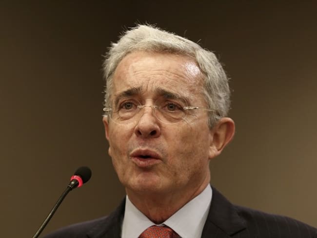 Juez determinará si las pruebas descubiertas contra Uribe son válidas: Edgardo Villamil
