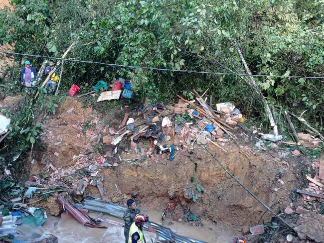 Emergencia en Caldas, Antioquia por deslizamiento de tierra. Foto: W Radio