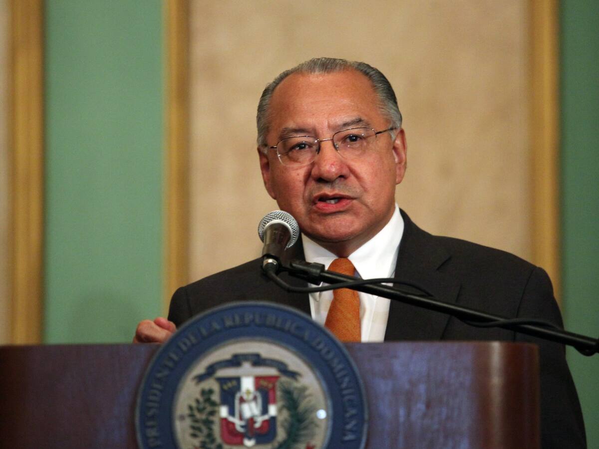 Víctor Rocha, exembajador de EE.UU., se declarará culpable de espiar para Cuba