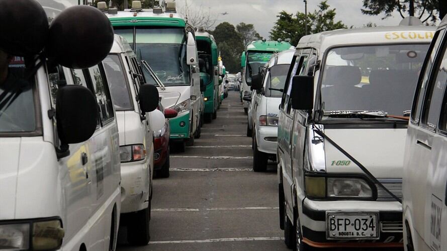 Para Asonaltet, las medidas del Gobierno Nacional frente a la COVID-19 desconocen la trascendencia del transporte público especial como motor de la economía. Foto: Colprensa