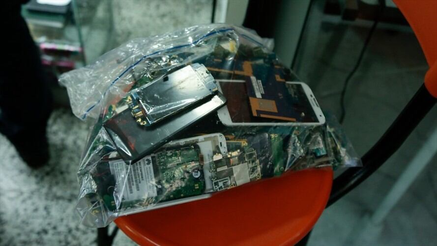 Detención domiciliaria para posibles miembros de la banda Los QTH por hurto de celulares. Foto: Colprensa