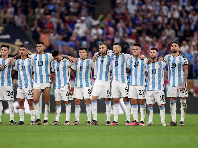 LUSAIL CITY, QATAR - DECEMBER 18: Argentina players line up during the penalty shootout during the FIFA World Cup Qatar 2022 Final match between Argentina and France at Lusail Stadium on December 18, 2022 in Lusail City, Qatar. (Photo by Julian Finney/Getty Images)