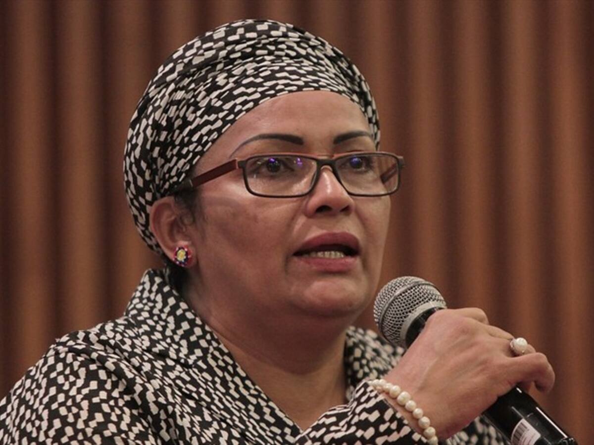 Senadora Victoria Sandino a responder por secuestros de las Farc