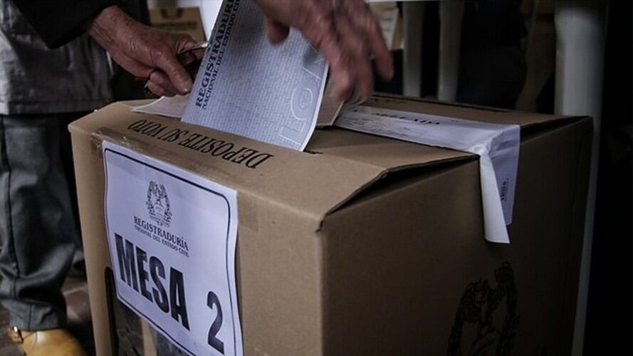 Una veedora asegura que luego de anular 2.700 cédulas que habían sido inscritas para votar en forma irregular el próximo 27 de octubre, persiste la amenaza de engaño al elector.. Foto: Colprensa
