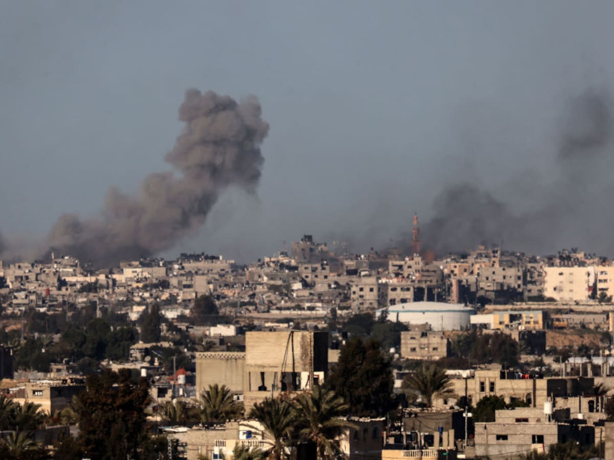 Al menos 29 personas murieron en un ataque israelí contra una escuela en el sur de Gaza