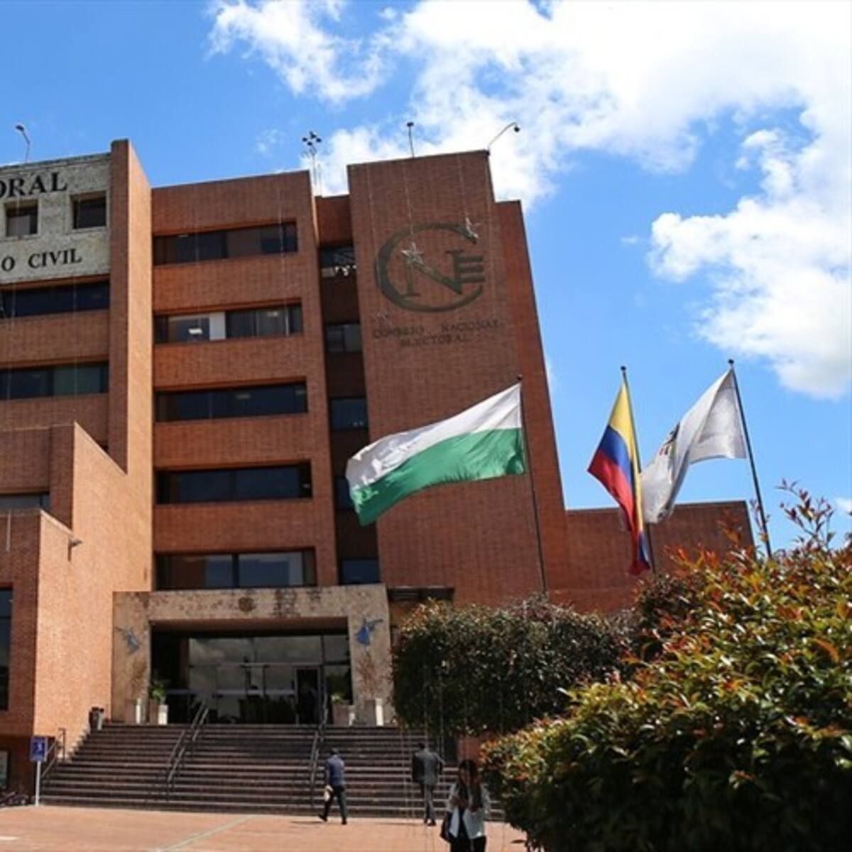 CNE cita a declarar a fichas de Daily Cop por presunta financiación a campaña Petro